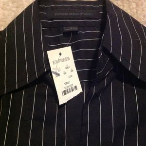 NWT dress shirt long sleeve Express, flattering!